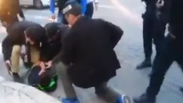 Primarul Ierusalimului, Nir Barkat, a imobilizat un tânăr palestinian care înjunghiase un trecător (VIDEO)