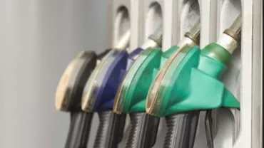 Carburanţii s-au scumpit din nou, cu toate că preţul petrolului este în continuare foarte scăzut