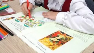 Părinții care susțin ora de religie cer ca materia să fie garantată de Constituție