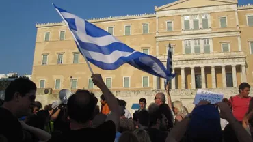 Grecia este pregătită să naționalizeze băncile și să treacă la o nouă monedă națională
