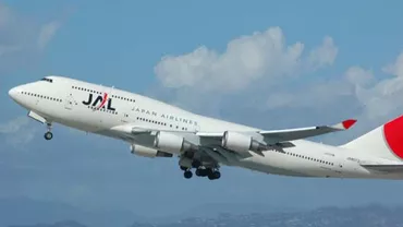 Un avion al companiei Japan Airlines a aterizat de urgență: Unul din motoarele aparatului de zbor s-a oprit