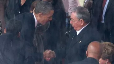 Moment istoric: Preşedinţii cubanez Raul Castro şi american Barack Obama şi-au dat mâna și au participat, în premieră, la un summit împreună (VIDEO)