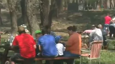 Vreme perfectă pentru grătare: Sute de bucureşteni petrec a doua zi de Paşte la iarbă verde (VIDEO)