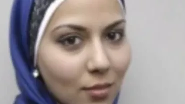 O femeie din Sydney apără o musulmană atacată în metrou pentru că e îmbrăcată într-o hijab:  O poartă pentru că vrea să fie modestă cu corpul ei nu din cauza unor oameni ca tine care stau și o jignesc (VIDEO)