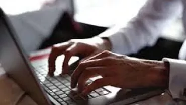 Senatorii vor scutire de la plata internetului în străinătate. Călin Popescu Tăriceanu: Eu m-am fript de câteva ori. Costă enorm de mult