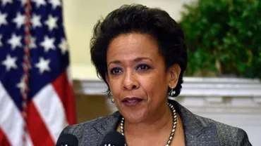 Loretta Lynch a devenit prima femeie de culoare care ocupă postul de procuror general al SUA