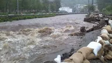 Cod galben de inundații pe râuri din șase județe