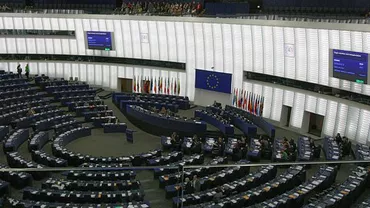 Deputații Parlamentului European cer Comisiei Europene să depună propuneri legislative privind conținutul de calorii al băuturilor alcoolice