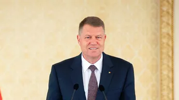 Președintele Klaus Iohannis decorează pe bandă rulantă