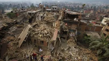 Nepal: O femeie de 30 de ani a fost scoasă în viață de sub dărâmături, la 5 zile după cutremur