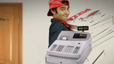 Moise Guran: Impozitarea bacșișului, o improvizație proastă. Teodorovici s-a scărpinat cu mâna dreapta la urechea stânga, peste cap