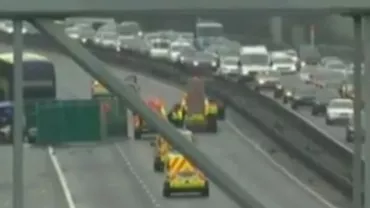 Remorca unui tir românesc s-a răsturnat în Franța (VIDEO)