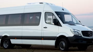 Ministerul Tineretului şi Sportului a primit o sută de microbuze pentru transportul sportivilor