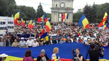 Manifestații de amploare la Chișinău. Oamenii scandează „Armata rusă afară!” şi „Rusia, nu uita Basarabia nu-i a ta”