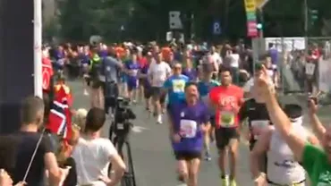 Peste 10.000 de alergători au participat la Semimaratonul Internaţional Bucureşti: 38 oameni au avut nevoie de îngrijiri medicale după ce au început să se simtă rău (VIDEO)