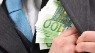 Procuror de la Parchetul Tribunal București, prins în timp ce lua mită de la un inculpat, a fost reținut