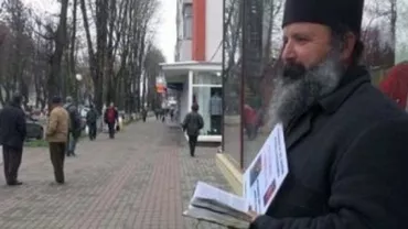 Un preot fals a fost înjunghiat în zona gării din Dej (VIDEO)