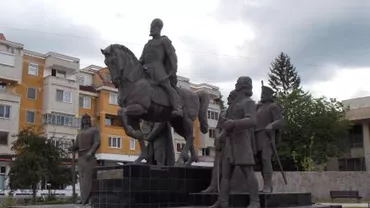 Scandal monstru între ungurii și românii din Sfântu Gheorghe: "Vor să facă nevăzută statuia lui Mihai Viteazu. Demersul, pornit din ură faţă de un mare simbol naţional românesc"