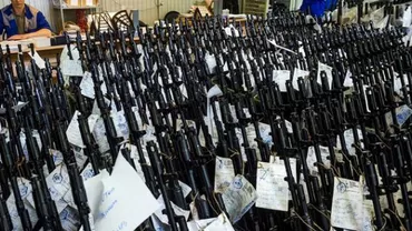 Rusia: Un blogger a pozat sute de arme AK-47 la Kalașnikov (FOTO)