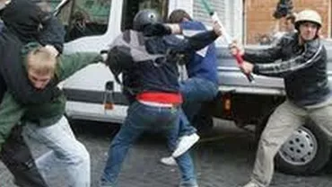 Italia: Câțiva români aflați în stare de ebrietate s-au luat la bătaie în plină zi (VIDEO)