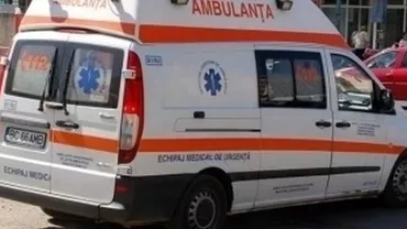 O tânără din Bacău a ajuns la spital în stare gravă, după ce a căzut de la fereastra locuinţei iubitului său