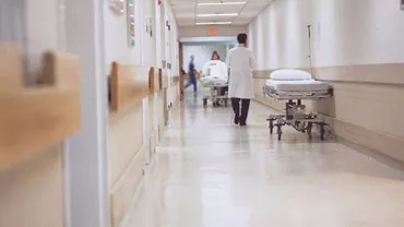 Călărași: Zece copii au ajuns la spital, după ce un coleg le-a dat să mânânce o substanță toxică, spunând că sunt pufarine