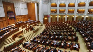 Aleșii dezbat și votează moțiunea de cenzură a PNL: Este prima moțiune depusă împotriva Guvernului, după ce Klaus Ioahnnis a devenit președinte