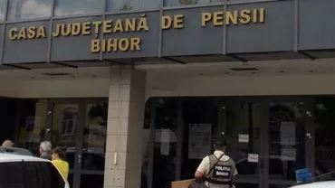 10 angajați ai Casei de Pensii Bihor, în arestul poliției, într-un dosar de corupție: ”Halatele albe” au făcut 1 milion de euro din mită