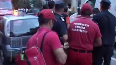 Buzău: Un supraponderal bolnav a avut nevoie de ajutorul pompierilor pentru a ajunge la spital (VIDEO)