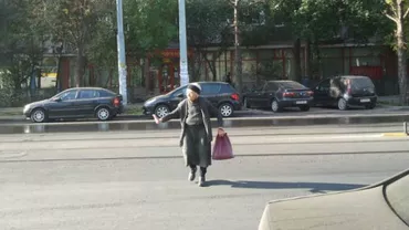 Pasajele subterane, deși realizate pe bani grei, nu sunt nefolosite de pietoni care preferă să alerge printre mașinile din trafic