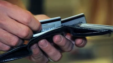 Bacău: Zeci de persoane, înșelate cu până la 3.000 de lei de o firmă de creditare neautorizată