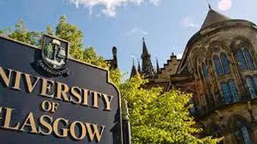 Steagul României, la Universitatea din Glasgow: Laura Nicoară este șefă de promoție și cea mai bună studentă