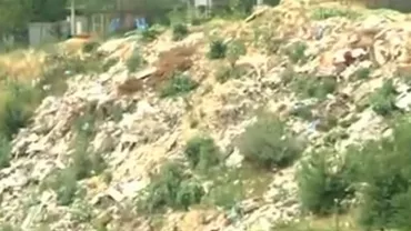 Orașul Pantelimon: Străzile sunt neasfaltate, iar apa potabilă se scoate din fântâni (VIDEO)