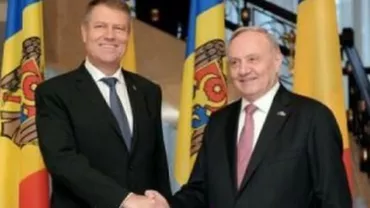 Klaus Iohannis și Nicolae Timofti, întâlnire pe rută ocolitoare la Suceava: Drumul European 85 e plin de gropi