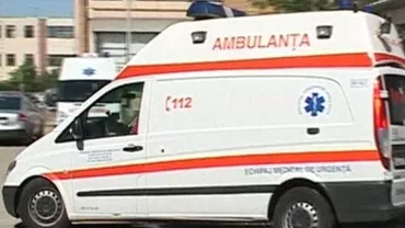 Accident în lanț pe DN 2 E 85: Un autoturism a intrat într-un tir și a ricoșat mai apoi într-o dubă. Patru persoane rănite au fost transportate la spital