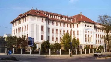 Cinci profesori de la Facultatea de Medicină Craiova sunt urmăriți penal pentru luare de mită. În locuințele lor s-a găsit o avere, inclusiv 500 de bijuterii din aur