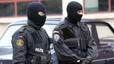 Polițiștii fac 12 percheziții în Ilfov la patronii unor firme de construcții