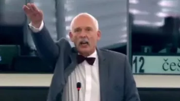 Gest şocant al unui eurodeputat polonez, în PE: Janusz Korwin-Mikke a efectuat salutul nazist pentru a-şi exprima dezacordul faţă de introducerea unui bilet de tren unic în Europa (VIDEO)