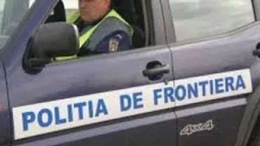 Un copil în vârstă de şapte ani și doi bărbați, izolați pe Dunăre în urma unei furtuni, au fost salvați de polițiștii de frontieră