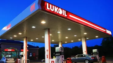 LukOil: Rafinăria și-ar putea opri activitatea din cauza sechestrului de două miliarde de euro pus de procurori pe conturile companiei