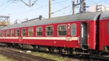 Accident în Prahova: Un tren de persoane a agățat remorca unei combine agricole