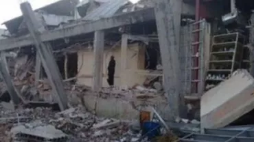 Un bărbat a murit după ce o clădire de două etaje din Constanța s-a prăbușit peste el (VIDEO)