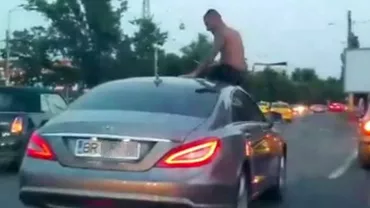Aroganță de Mamaia: Plimbare pe plafonul unei limuzine de lux (VIDEO)