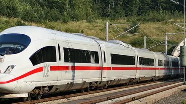 Un tren în care se afla premierul Poloniei, blocat de furtunile puternice în sudul ţării