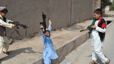 Afganistan: Autoritățile au interzis vânzarea armelor de jucărie, pentru a combate cultura violenţei în rândul tinerilor