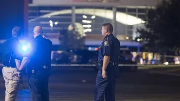 SUA: Trei oameni au murit într-un atac armat comis într-un cinematograf