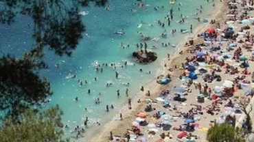 Închiderea unei plaje publice din sudul Franței pentru vacanța regelui Arabiei Saudite a stârnit nemulțumiri: Peste 100.000 de francezi au semnat o petiţie împotriva acestei decizii