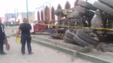 Mexic: Un camion a intrat într-un grup de pelerini care participau la o sărbătoare religioasă. Cel puțin 16 persoane au murit, iar alte 30 au fost rănite
