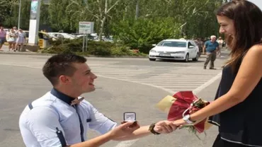 Cerere în căsătorie ca în filme pe Aeroportul Traian Vuia din Timişoara (FOTO)