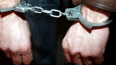 Bacău: Bărbat de 64 de ani, arestat preventiv pentru că ar fi întreținut raporturi sexuale cu o fată de 11 ani în prezența altor două minore